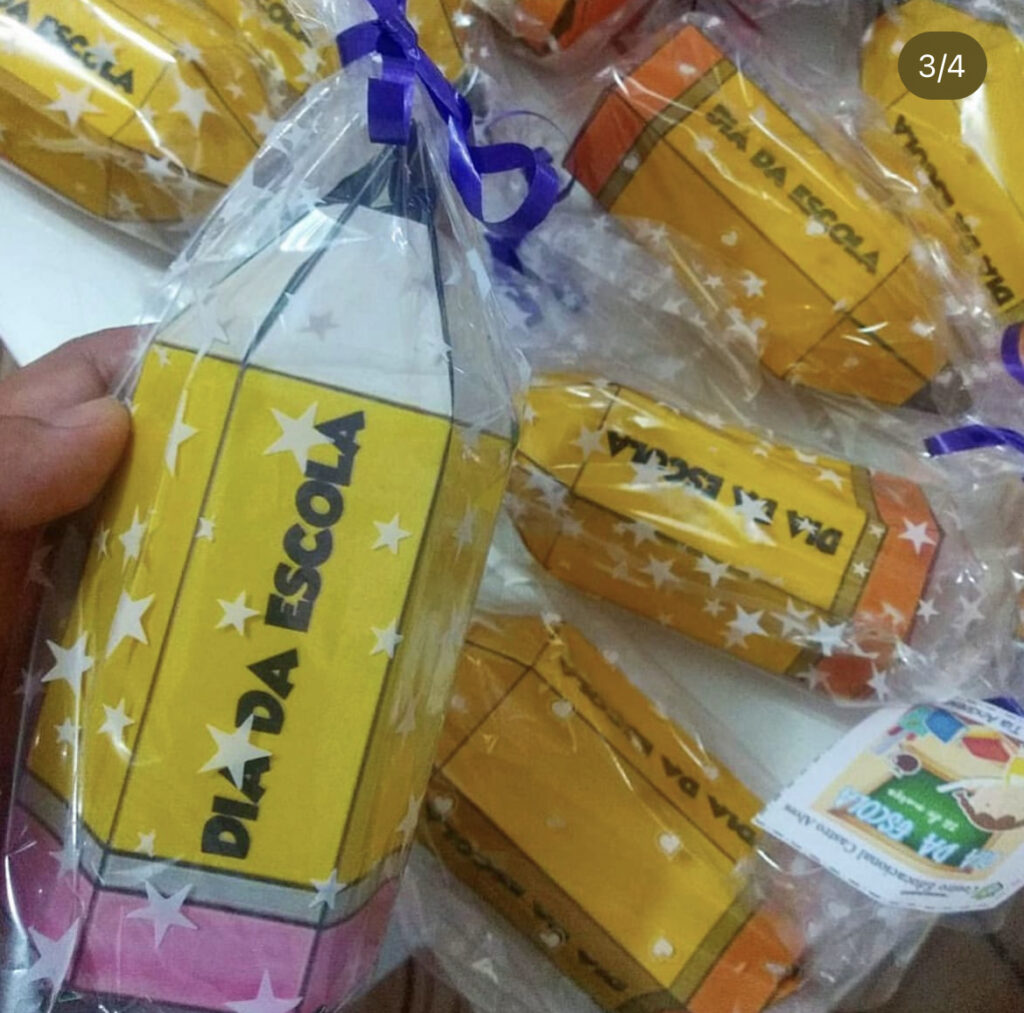 Lembrancinha dia da escola - Lojinha Alfaletrando - Andressa Marchioti
