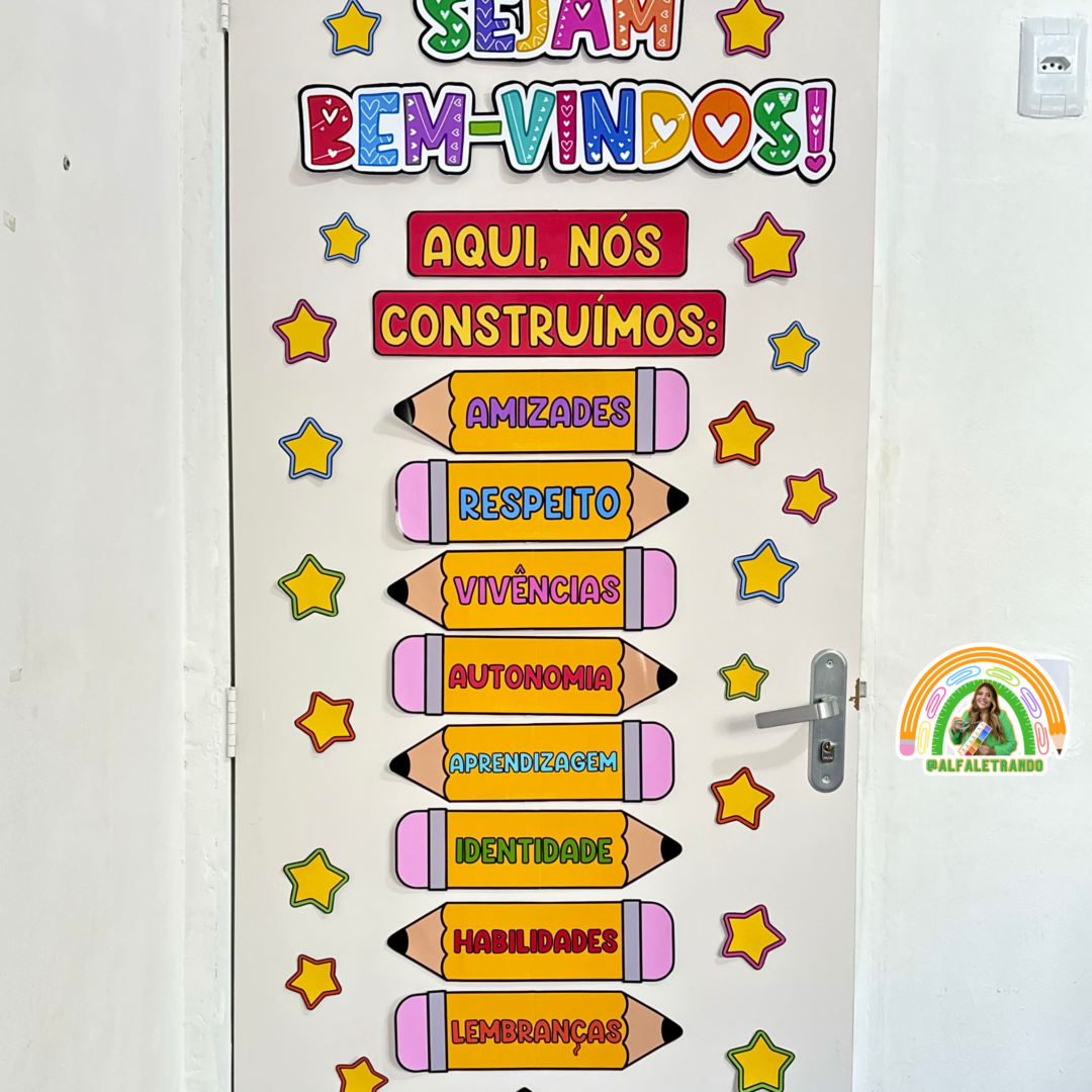 Painel de porta volta às aulas