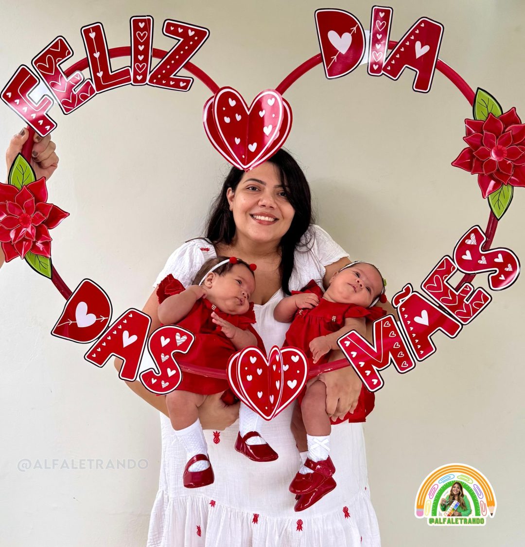 Moldura coração de mãe