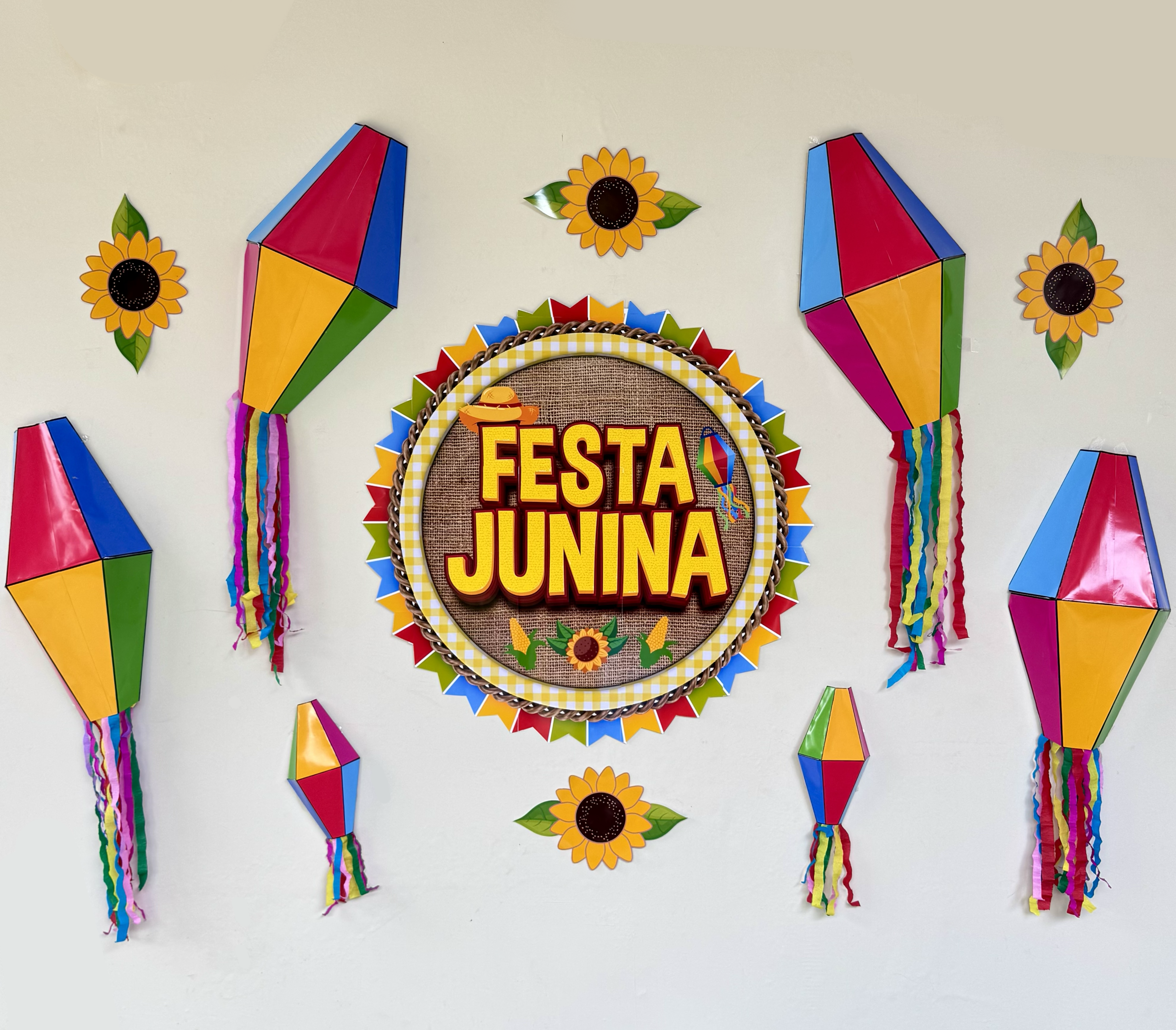 Painel balões 3D de festa junina
